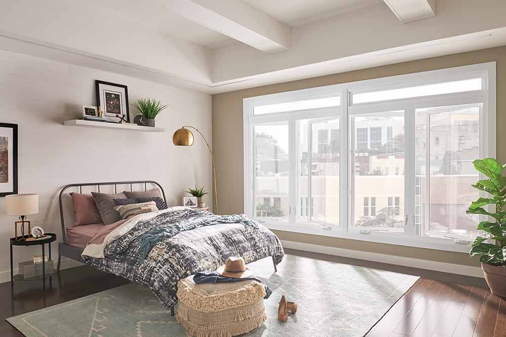 Casement swing window with tilt-and-turn operation